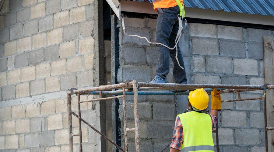 Expert Emergency Roof Repairs services in Clarksdale, MS
